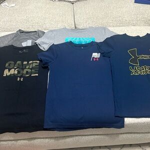 Lot of kids Under Armour tshirts